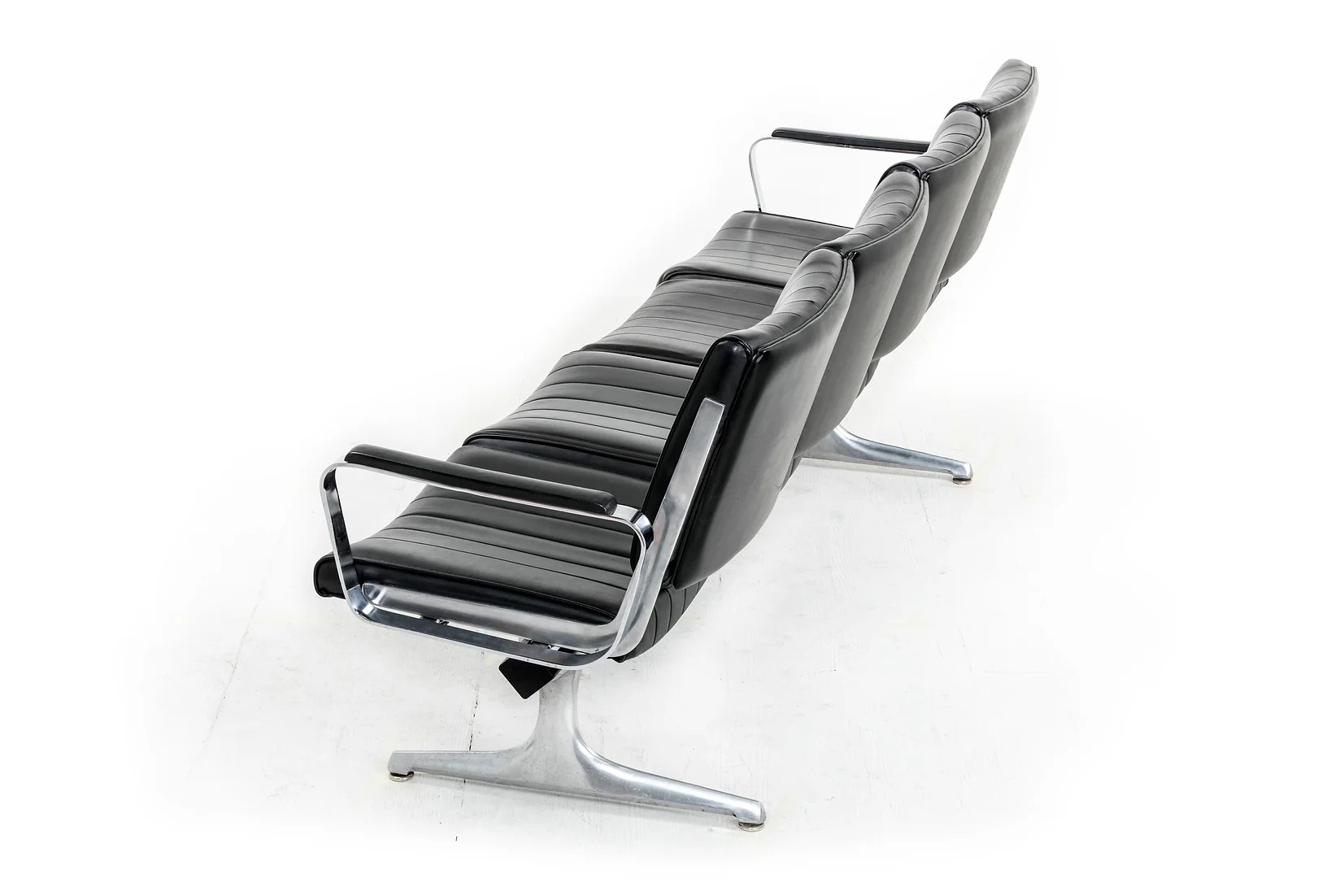 Chromcraft Black Vinyl 4 Seat Airport Bench